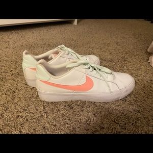 Nike Women’s Sneakers Low Top Pink Swoosh